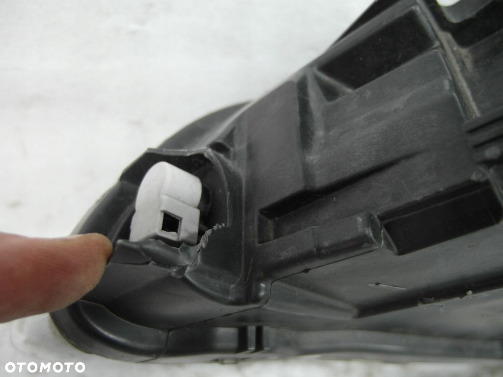 VOLVO V60 LIFT S60 LIFT XENON LAMPA PRZEDNIA PRAWA - 9