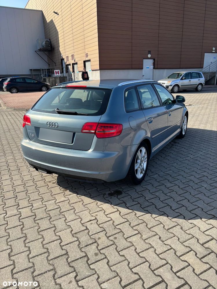 Audi A3 Sportback 2.0 TDI DPF Ambiente - 4