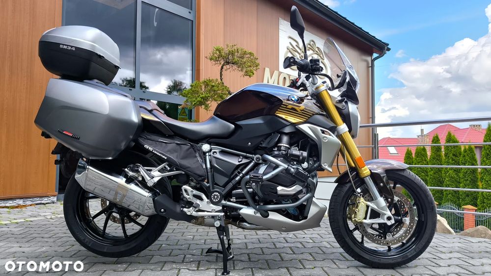 BMW R - 1