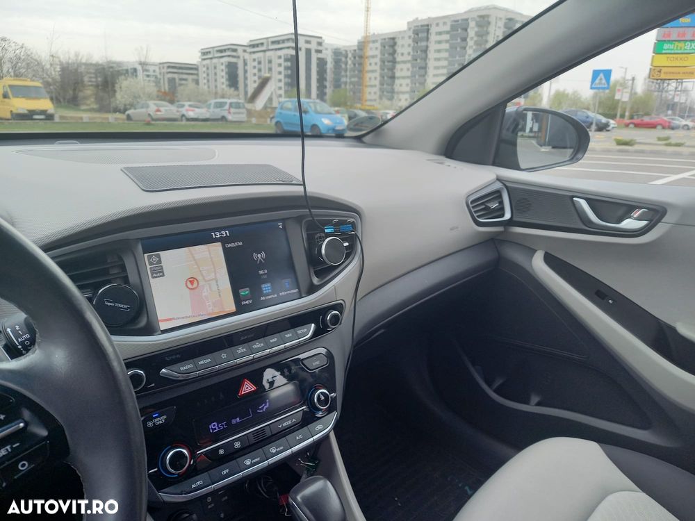 Hyundai IONIQ - 8