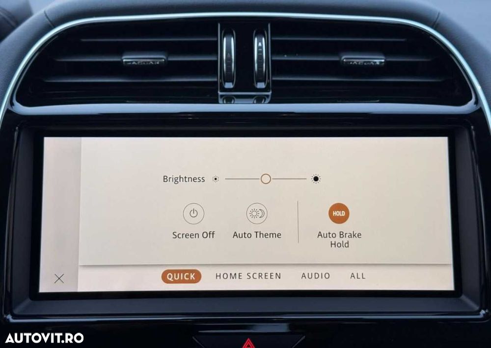 Jaguar XE D200 RWD MHEV R-Dynamic S - 31