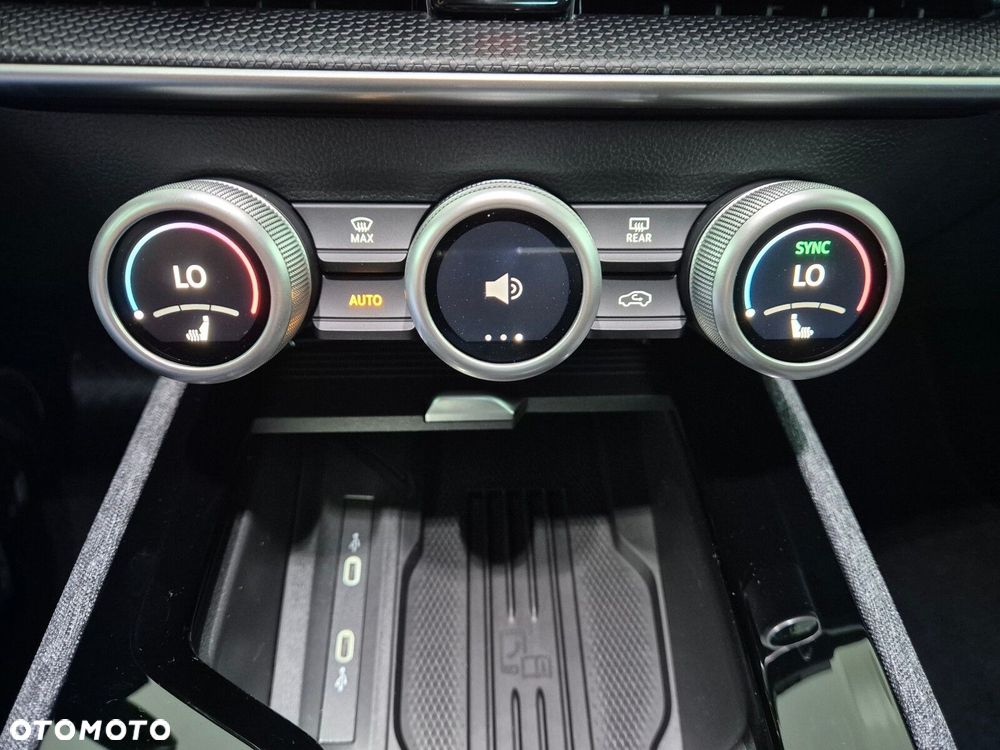 Skoda Superb 2.0 TSI Selection DSG - 25