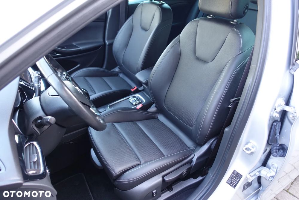 Opel Astra 1.6 D Start/Stop 120 Jahre - 20
