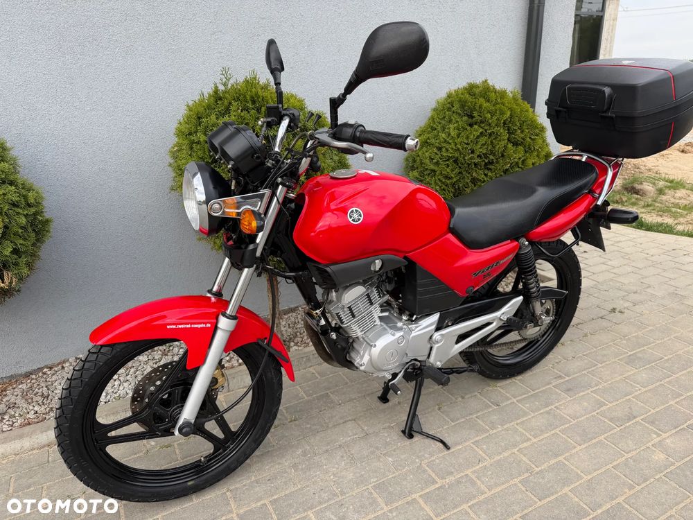 Yamaha YBR - 8