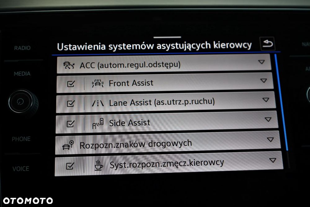 Volkswagen Passat Variant 2.0 TSI Elegance DSG - 25