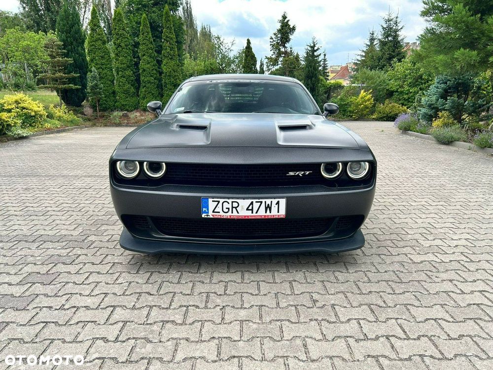 Dodge Challenger - 2