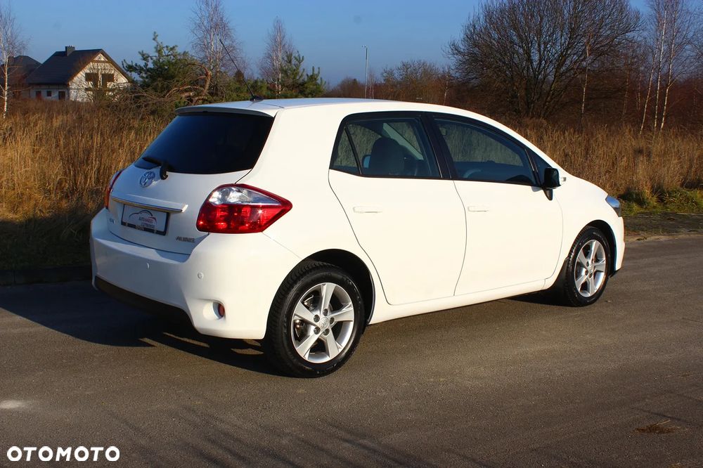 Toyota Auris 1.6 Executive - 11