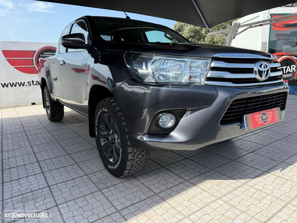 Toyota Hilux - 1