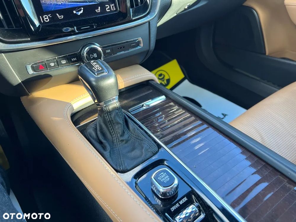 Volvo S90 - 23
