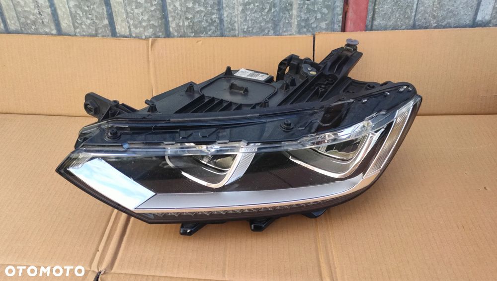 Lampa lewa led pół LEd VW Passat B8 2014- Przedlift - 1
