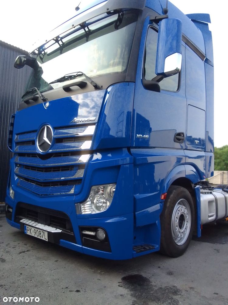 Mercedes-Benz Actros - 8
