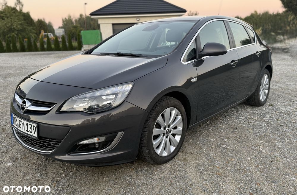Opel Astra 2013 photo 3