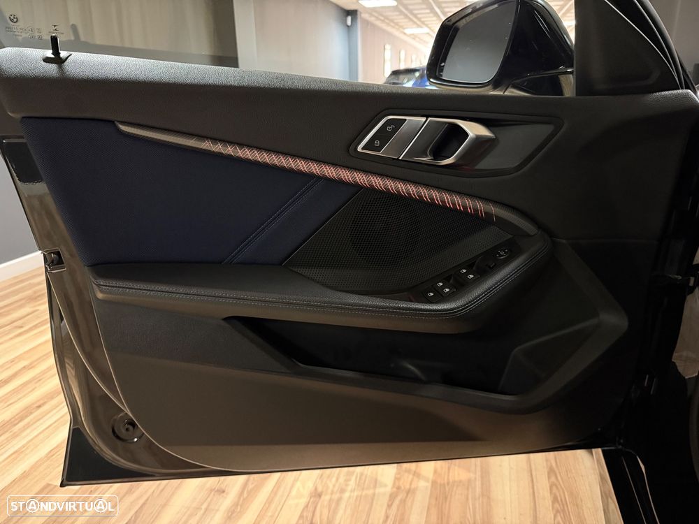 BMW 116 d Pack Desportivo M - 24