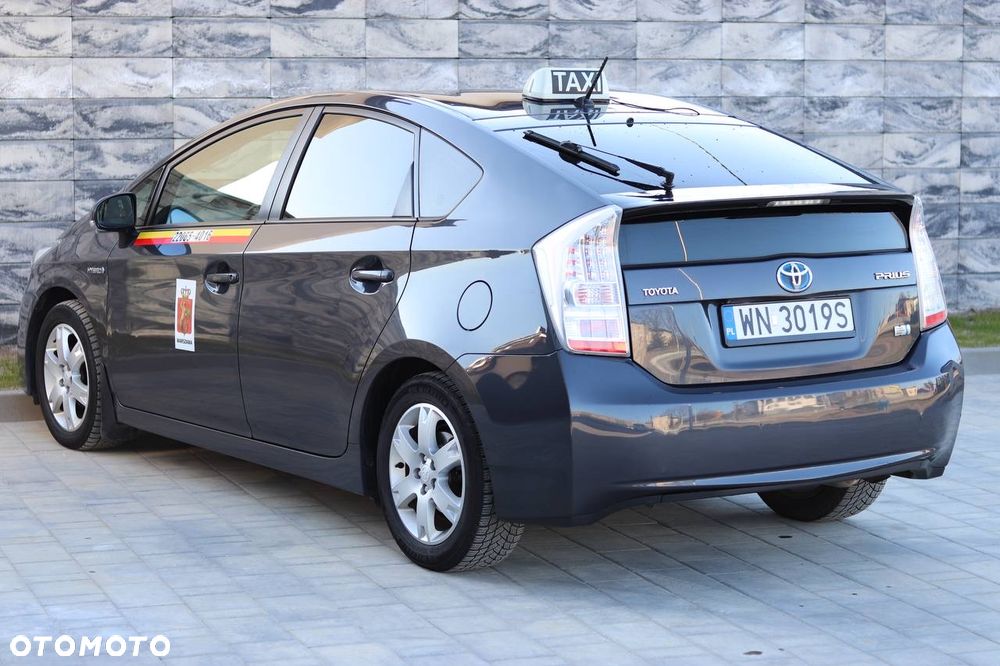 Toyota Prius - 5