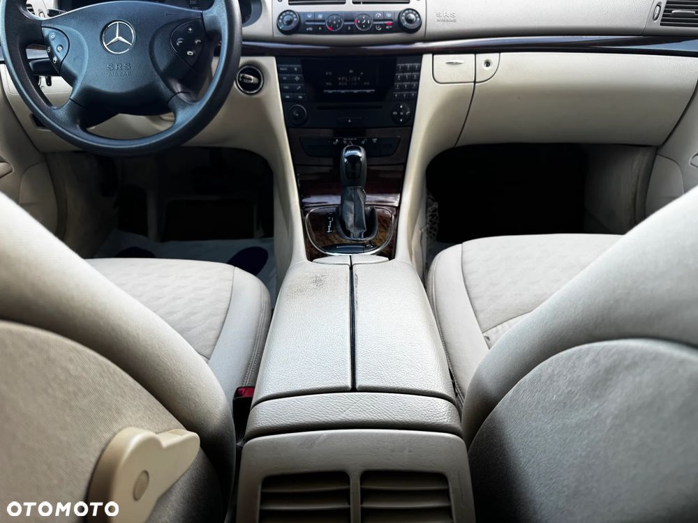 Mercedes-Benz Klasa E 200 CDI Automatik Classic - 23