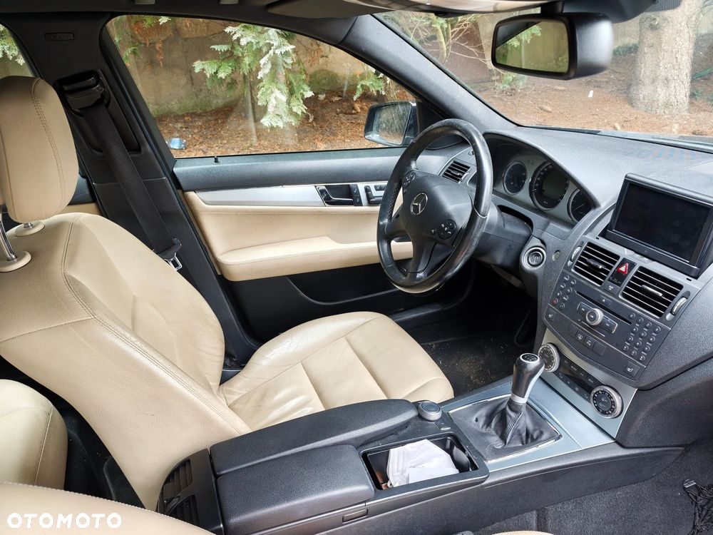 Mercedes-Benz Klasa C 250 CDI DPF (BlueEFFICIENCY) Avantgarde - 11