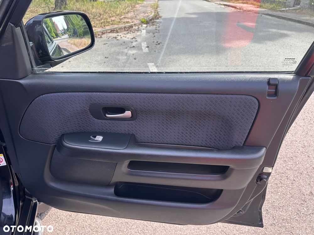 Honda CR-V 2.0 LS High - 25