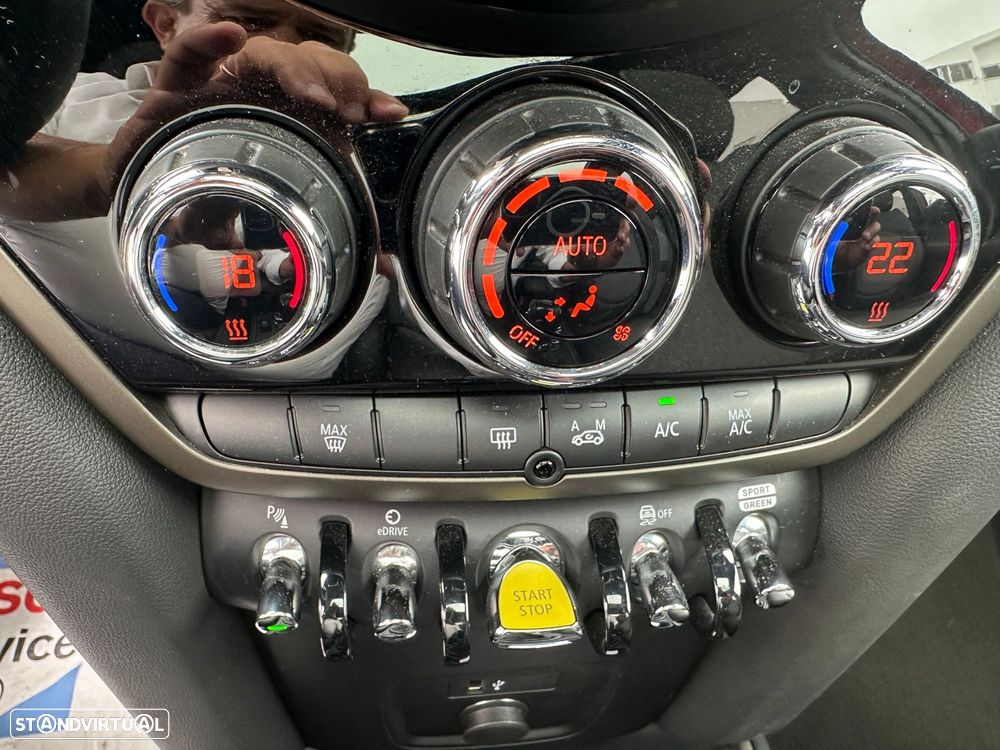 MINI Countryman Cooper SE ALL4 Auto - 25