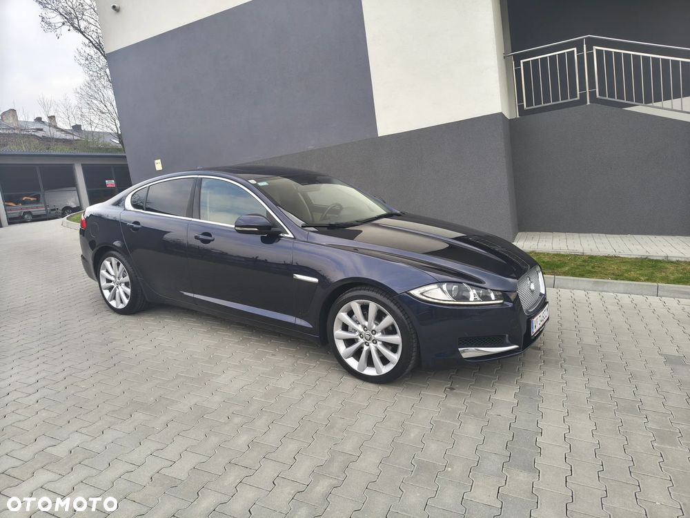 Jaguar XF 3.0 V6 D Luxury - 1