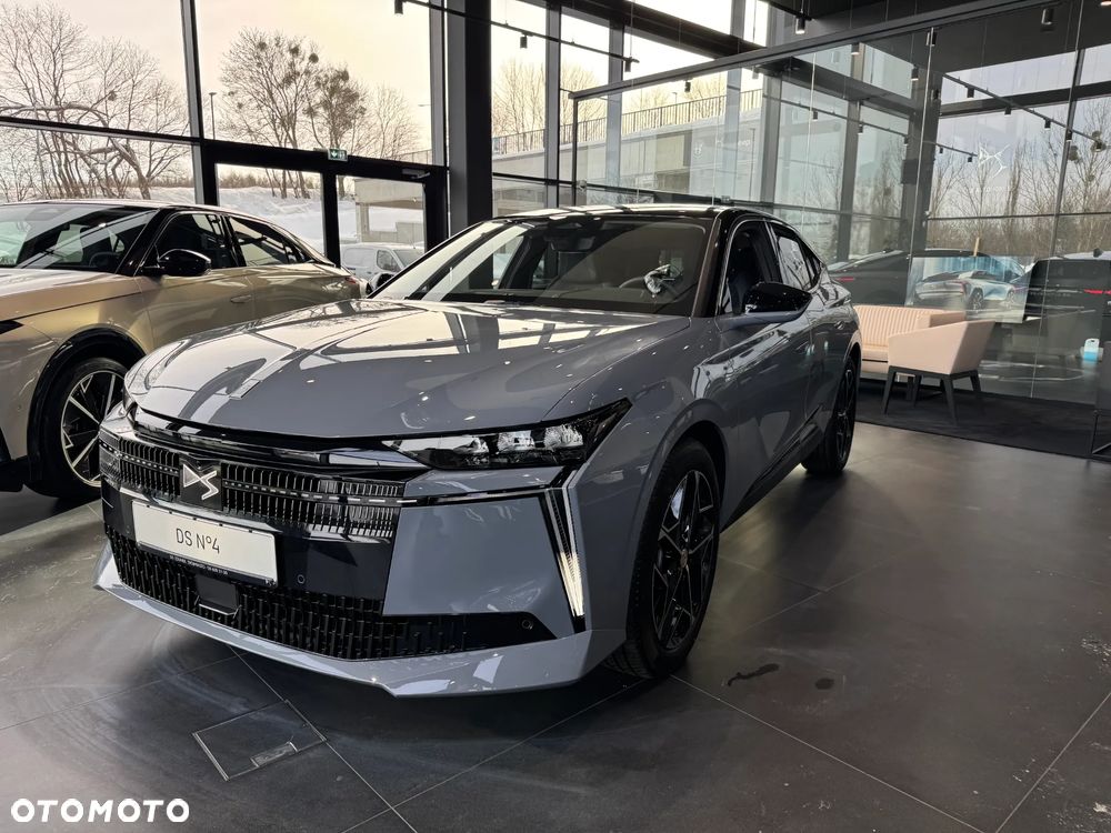 DS Automobiles N°4 - 1