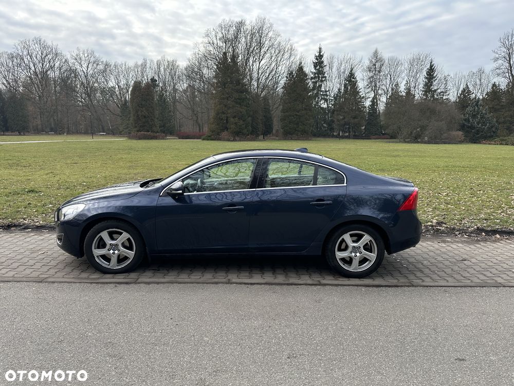 Volvo S60 D3 Geartronic Momentum - 4