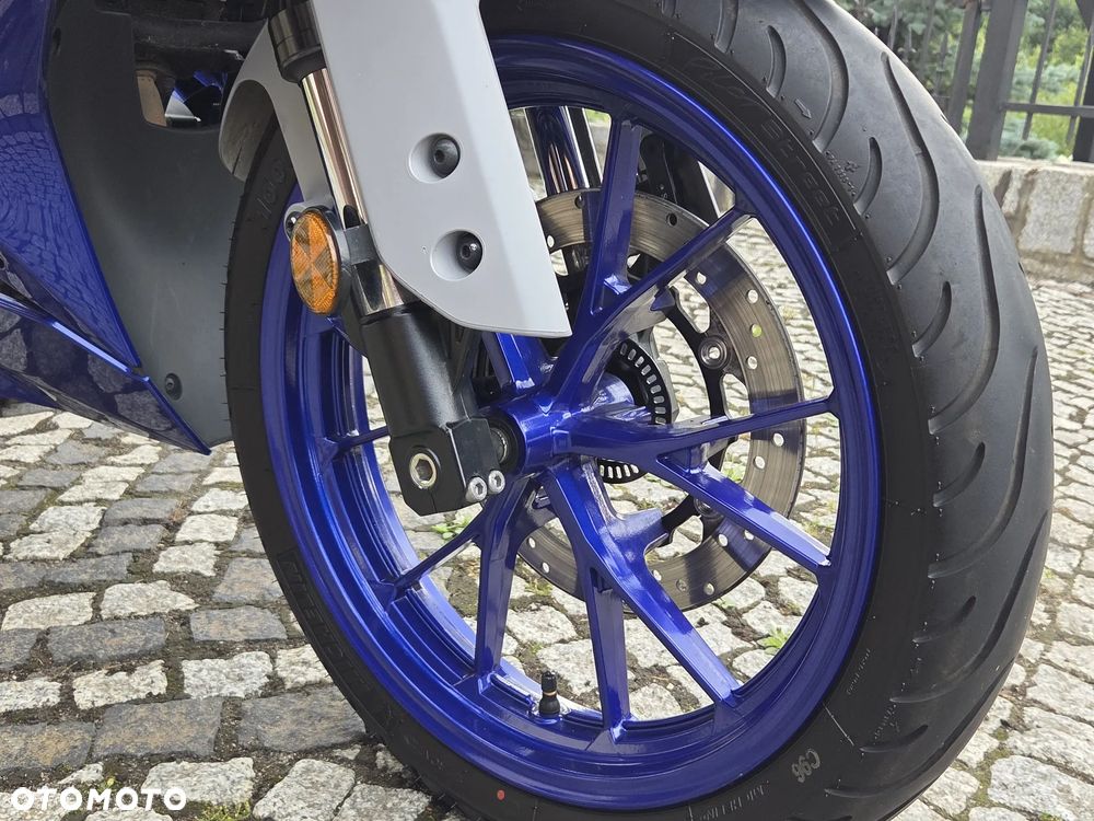 Yamaha YZF - 16