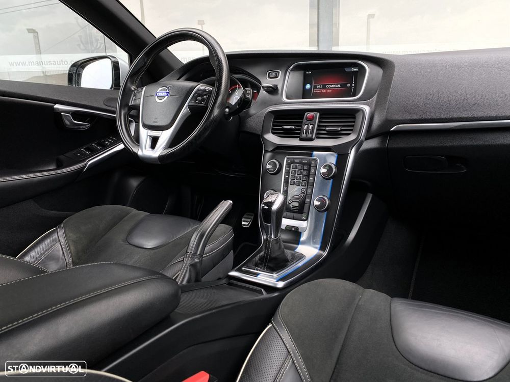 Volvo V40 D2 R Design - 16