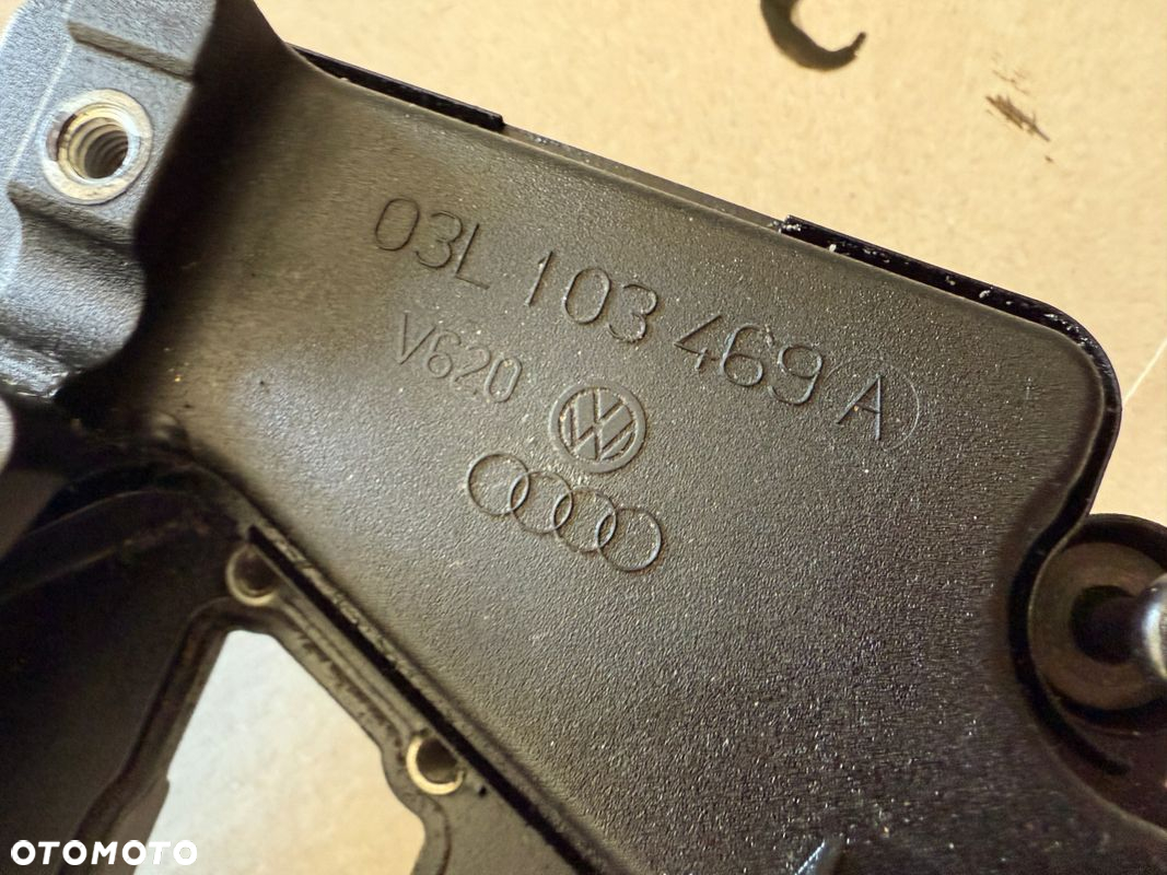 AUDI A4 B8 Q5 2.0 TDI POKRYWA ZAWORÓW 03L103469A - 5
