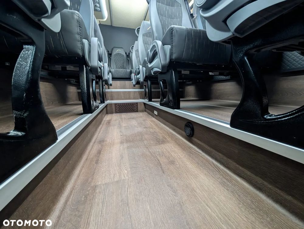 Mercedes-Benz Sprinter 519 - 19