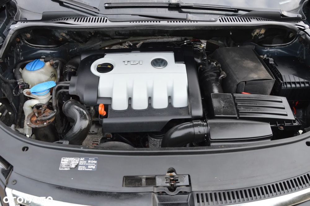 Volkswagen Touran 2.0 TDI DPF Cross - 28