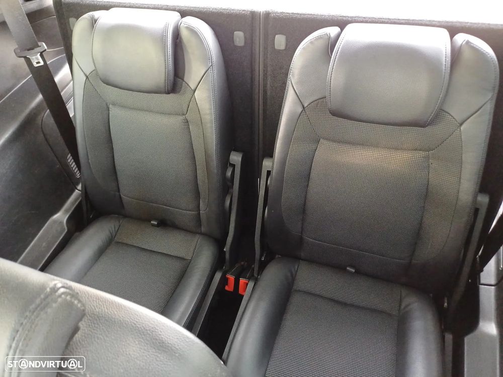 Ford S-Max 2.0 TDCi Titanium 7L - 8