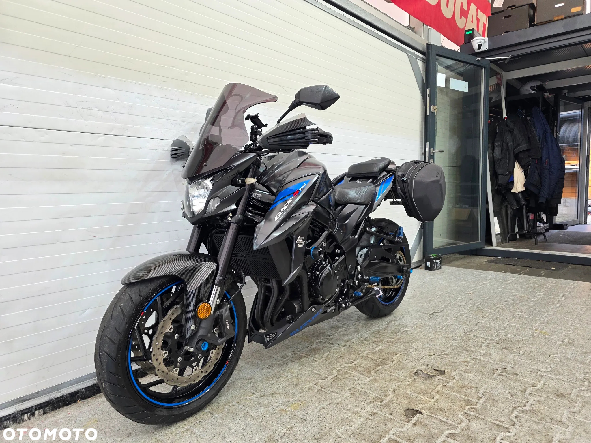 Suzuki GSX - 2