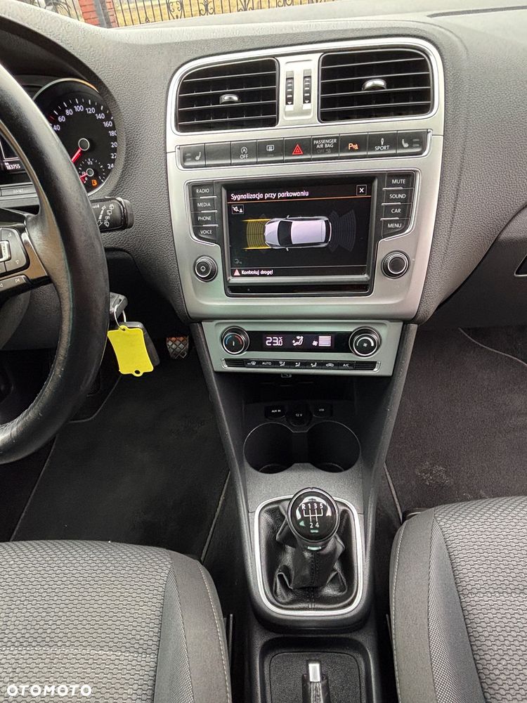 Volkswagen Polo 1.6 TDI Highline - 32