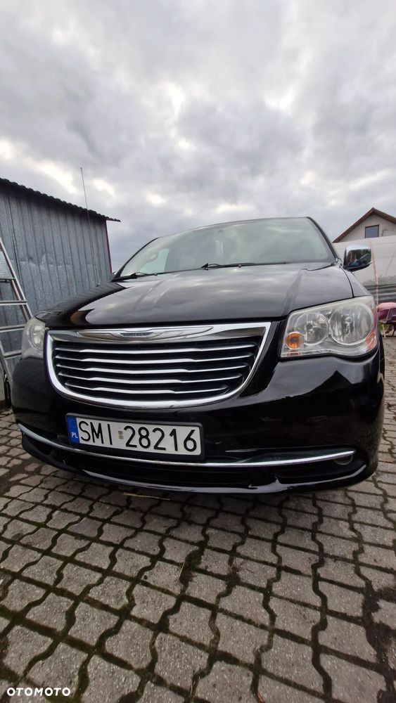 Chrysler Town & Country 3.6 Limited - 16