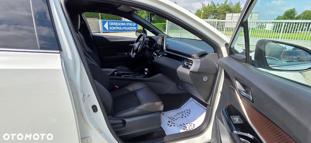 Toyota C-HR 1.8 Hybrid Neon Lime powered by JBL - 23