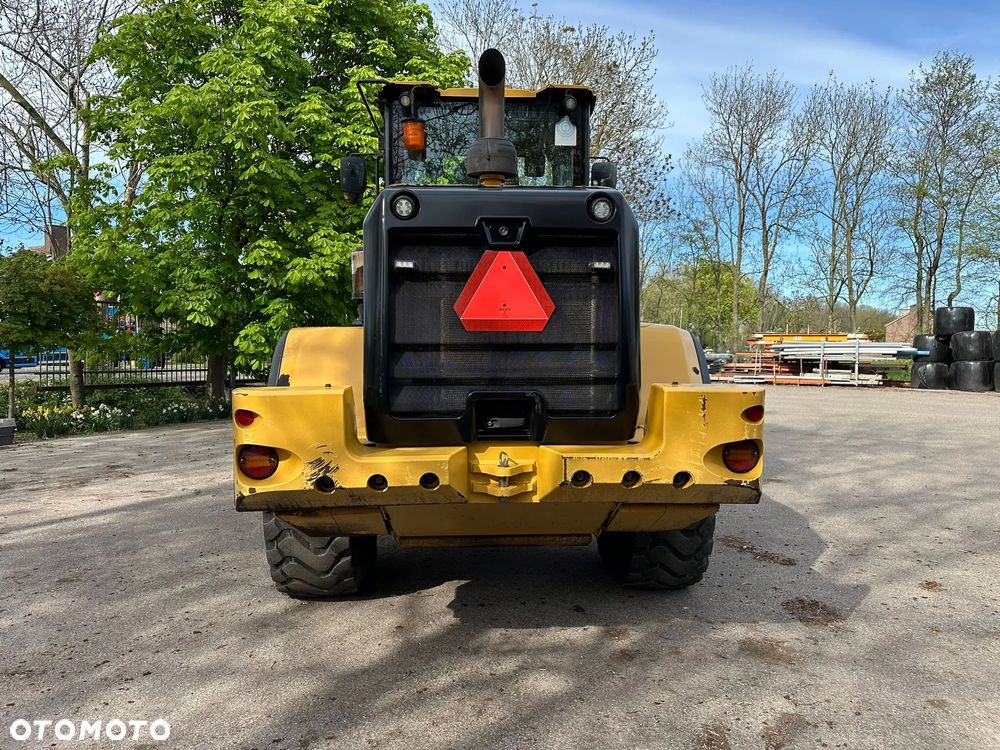 Caterpillar 938M - 6