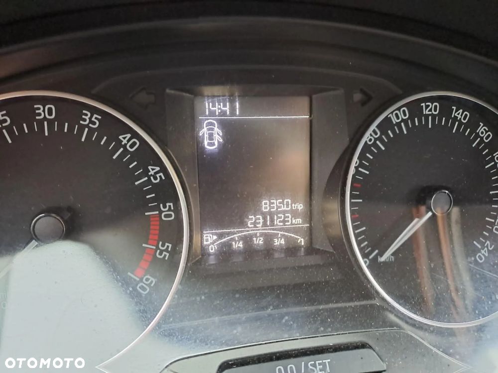 Skoda RAPID Spb 1.4 TDI DPF Style - 6