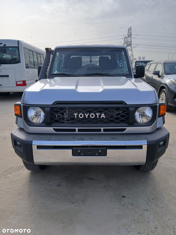 Toyota Land Cruiser - 28