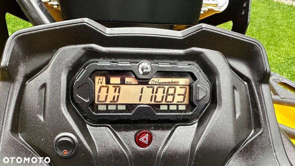 Can-Am Outlander - 12