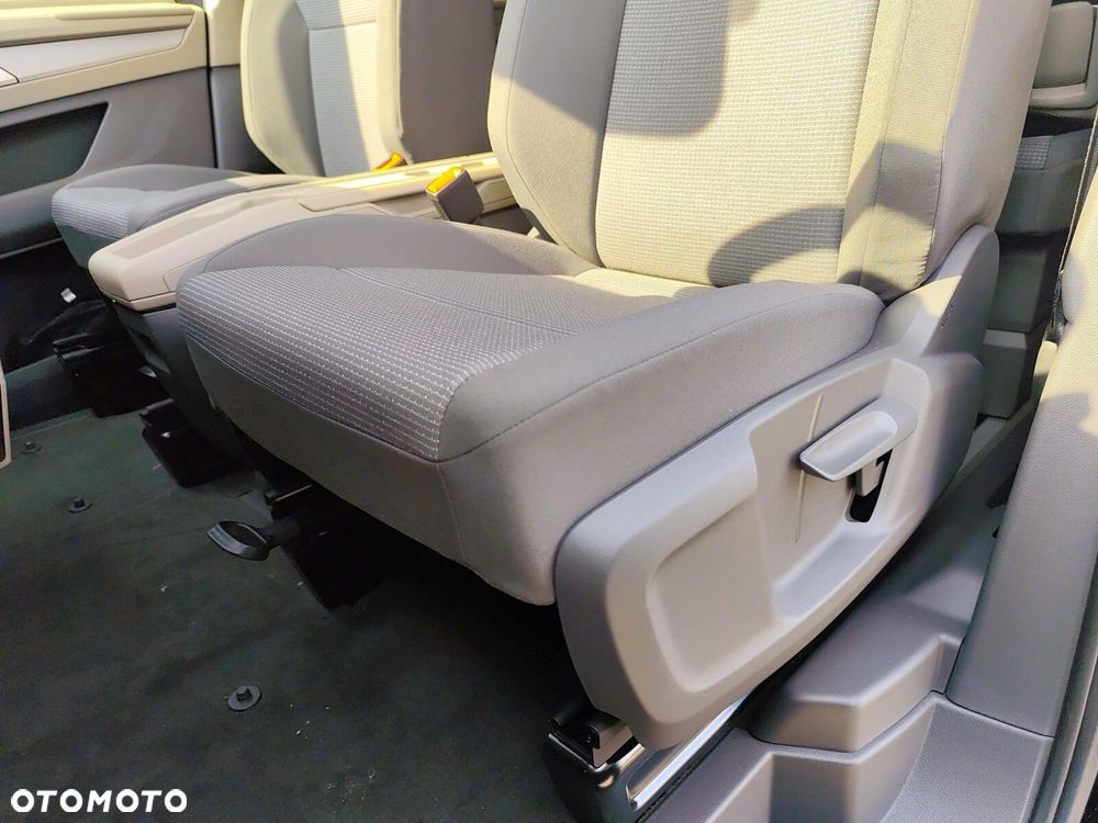 Volkswagen Multivan - 13