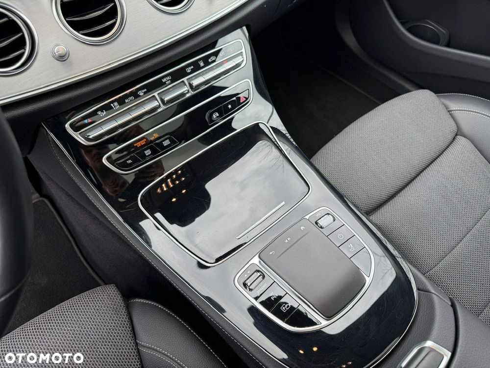 Mercedes-Benz Klasa E - 16