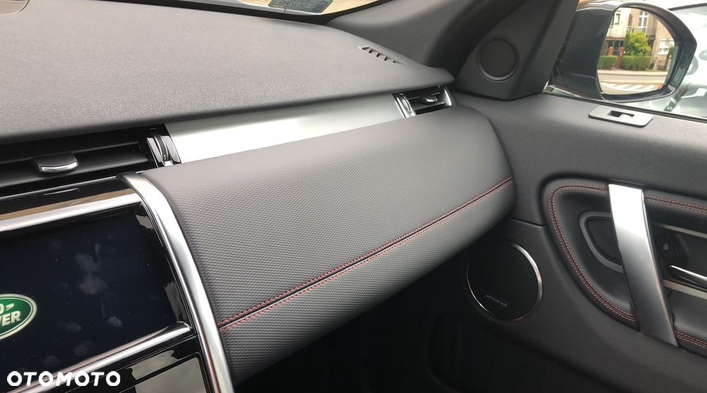 Land Rover Discovery Sport - 12