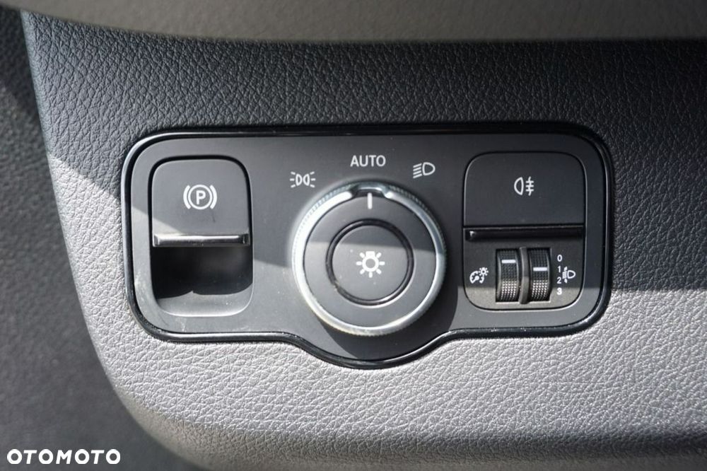 Mercedes-Benz Sprinter - 15