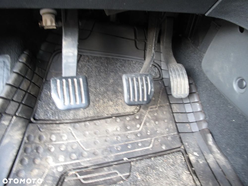 Ford Mondeo 2.0 TDCi Trend - 16