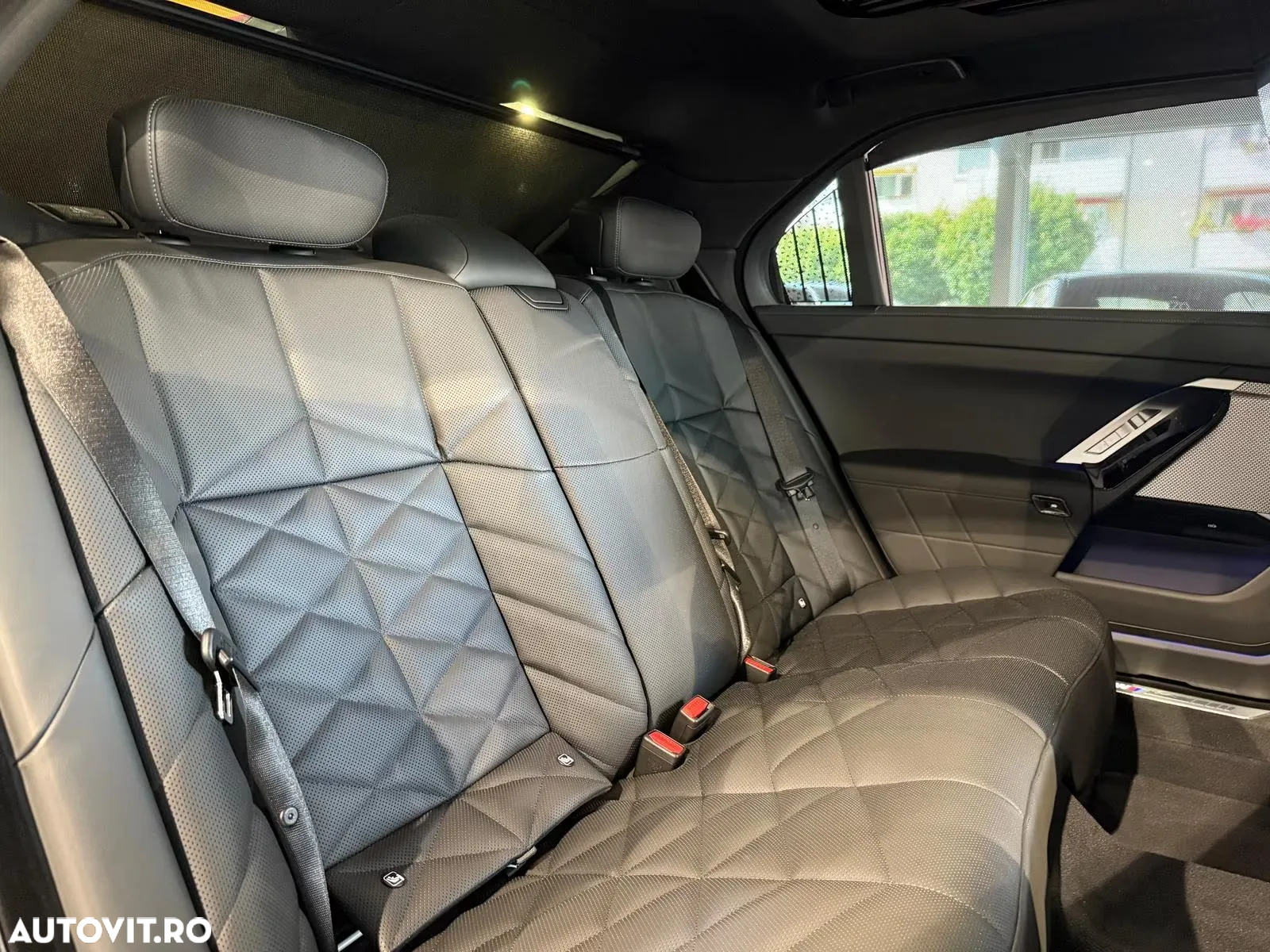BMW Seria 7 740d xDrive MHEV - 25