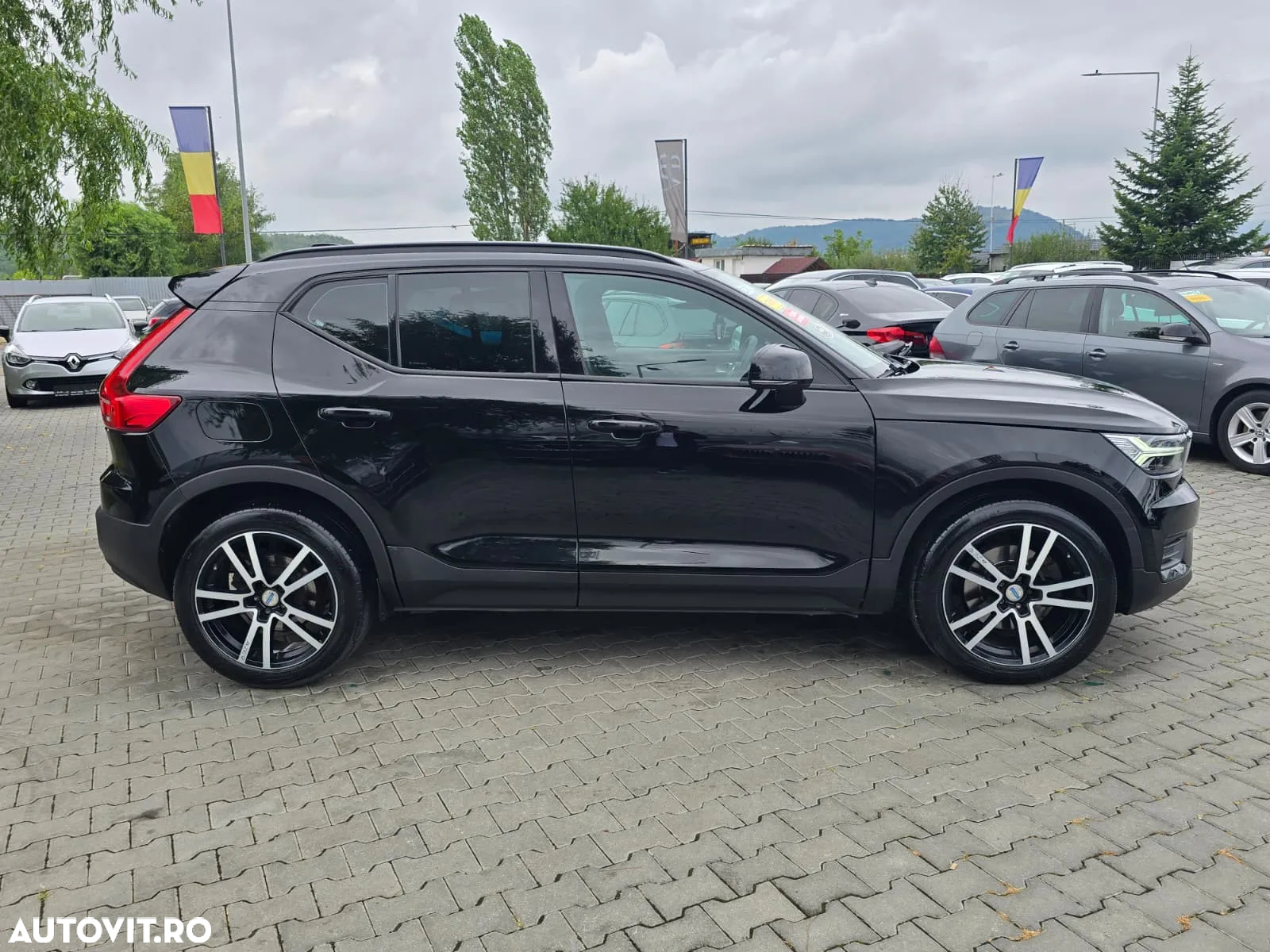 Volvo XC 40 D4 AWD Geartronic Momentum Pro - 5