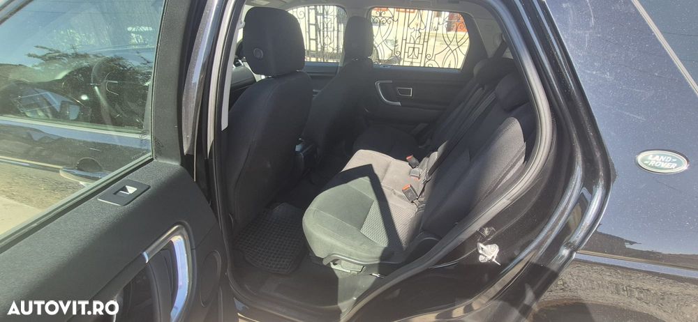 Land Rover Discovery Sport - 8