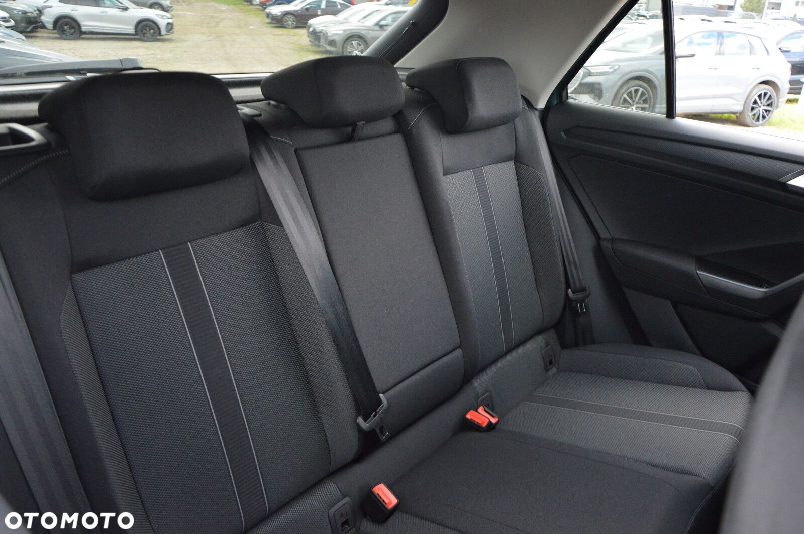 Volkswagen T-Roc - 14