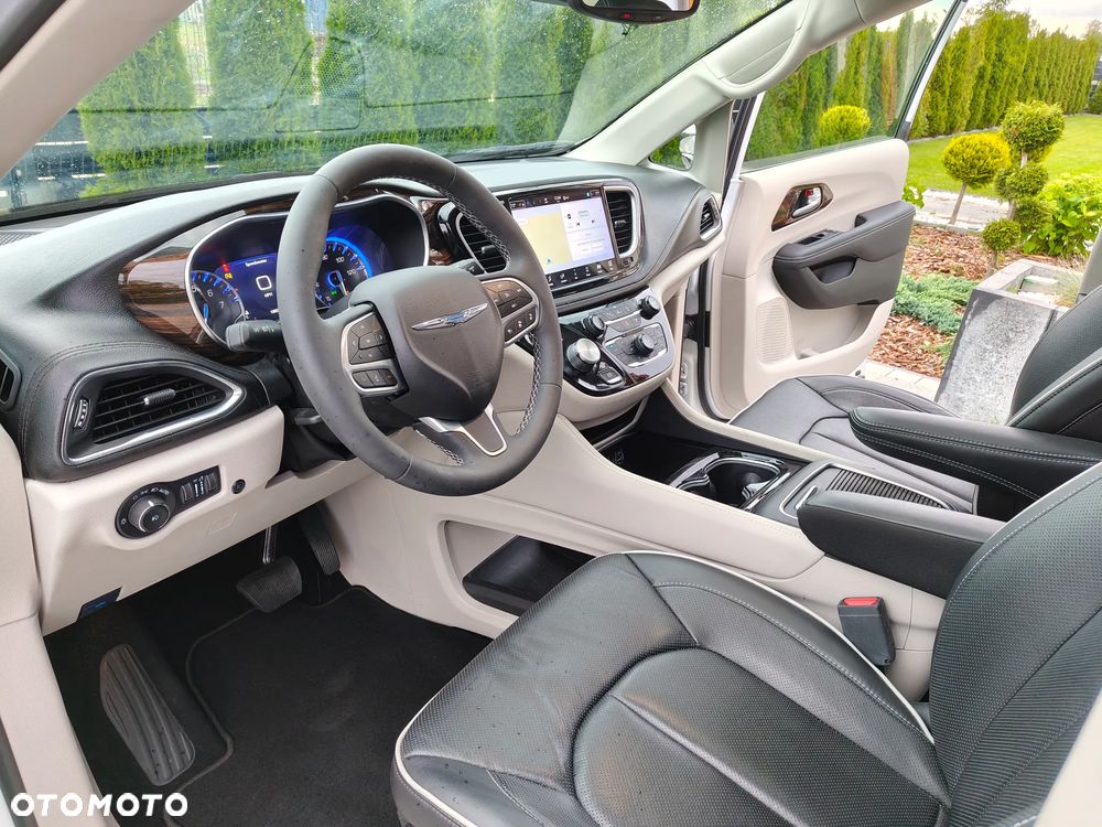 Chrysler Pacifica - 24