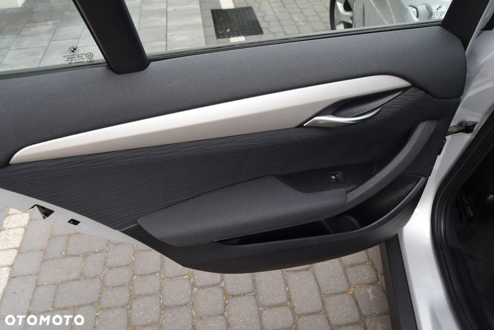 BMW X1 sDrive18i xLine - 18